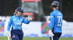 कमरदर्द से परेशान अंग्रेज ओपनर ने ठोक दिये 150 रन, दर्ज की वनडे में सबसे बड़ी जीत; विपक्षी टीम की 1 बैटर ही पार कर पाई दहाई का आंकड़ा