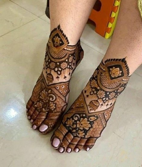 hartalika teej New and Simple Mehndi Designs for foot