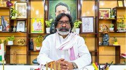 मुख्यमंत्री हेमंत सोरेन ने सामुदायिक स्वास्थ्य पदाधिकारियों को सौंपा नियुक्ति पत्र