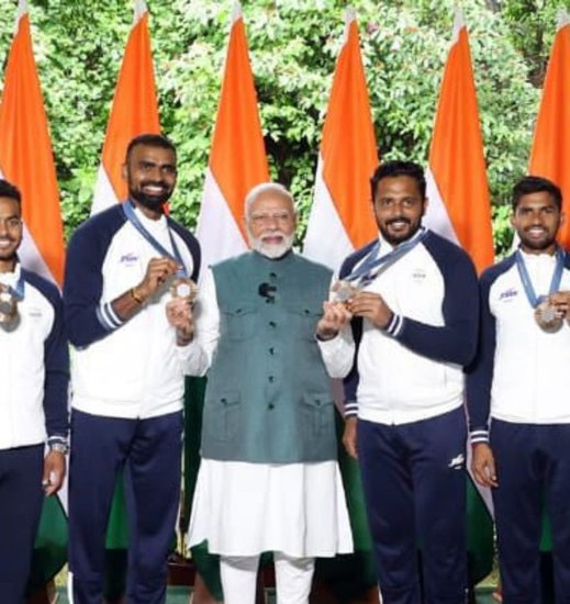 भारतीय हॉकी टीम देश को गौरवान्वित होने के कई मौके दे रही है लेकिन क्या आप जानते हैं कि देश का प्रतिनिधित्व करने के लिए इन खिलाड़ियों को पैसा नहीं मिलता है। (फोटो साभार- Hockey India)