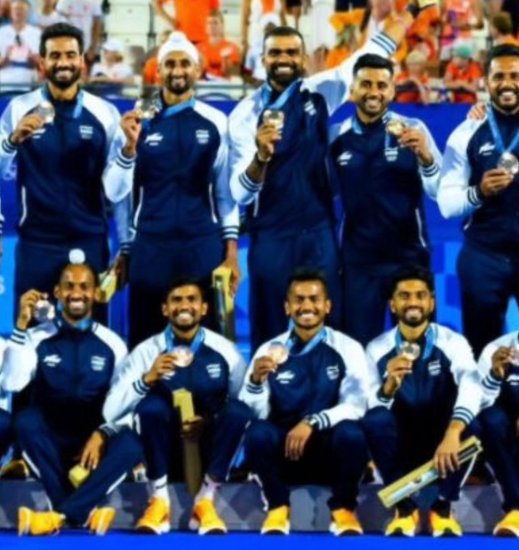भारतीय खिलाड़ी हार्दिक सिंह ने बताया कि इनामी राशि और नौकरी के कारण खिलाड़ियों का जोश बना रहता है। वह अपने परिवार की मदद कर पाते हैं। यह उनके लिए काफी अहम है। (फोटो साभार- Hockey India)