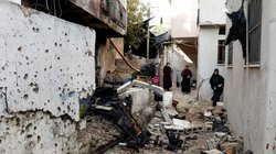 गाजा पर इजरायल के हमले में 40 लोगों की मौत, रिहायशी इलाके को बनाया था निशाना