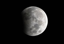 chandra grahan 2025 do's and don'ts, chandra grahan par kya kare, chandra grahan par kya na kare, chandra grahan mein kya nahi karna chahiye, chandra grahan mein kya karna chahiye, Chandra Grahan 2025 in india, chandra grahan 2025 date time