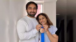 करोड़ों के घर में रहने वाली विनेश फोगाट के पास हैं कई लग्जरी गाड़ियां, फिर भी लाखों के कर्ज में स्टार पहलवान; जानें कितनी है संपत्ति