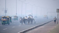 Delhi AQI: दिल्ली-एनसीआर के कई क्षेत्रों में AQI 300 के पार, गोपाल राय ने कृत्रिम बारिश कराने के लिए केंद्र को लिखा पत्र