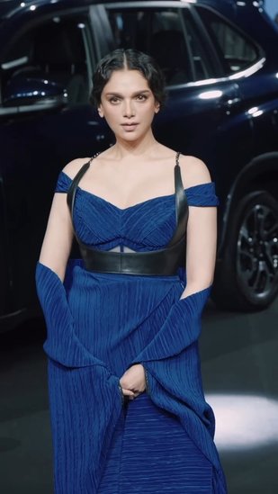 Aditi Rao Hydari pleated gown