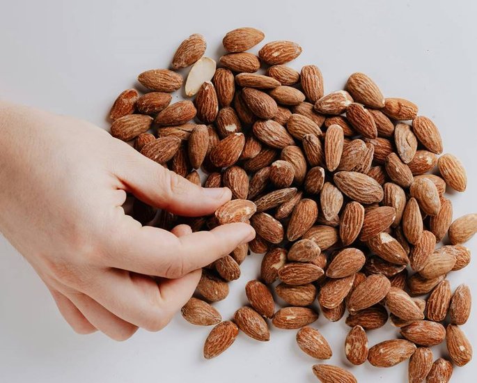 Fake almonds identify tips