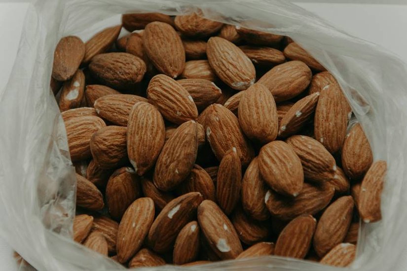 Original and adulteration Almonds