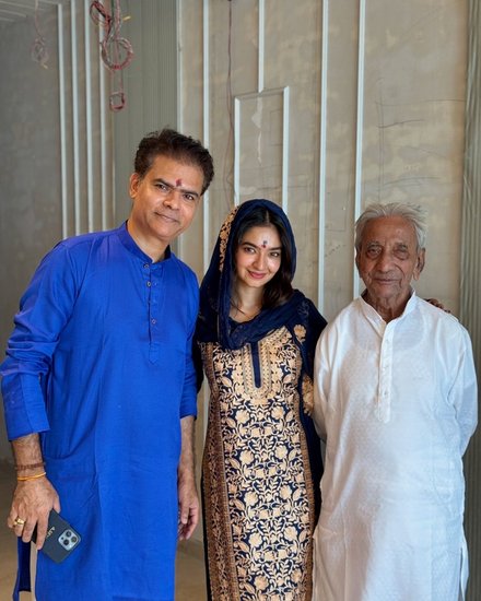 Anushka Sen Instagram photos