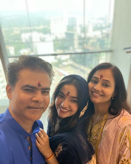 Anushka Sen family background