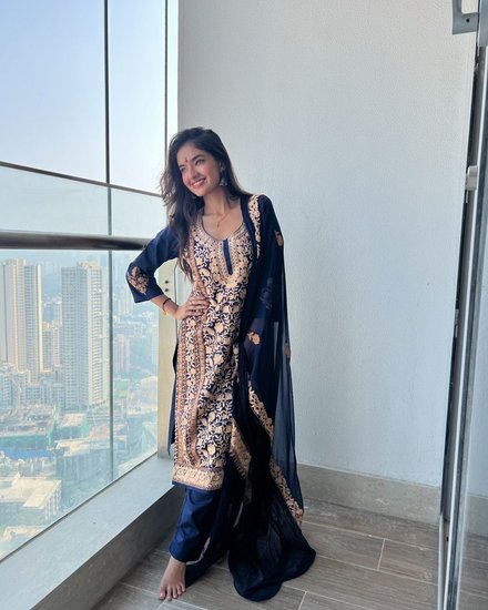 Anushka Sen family celebration
