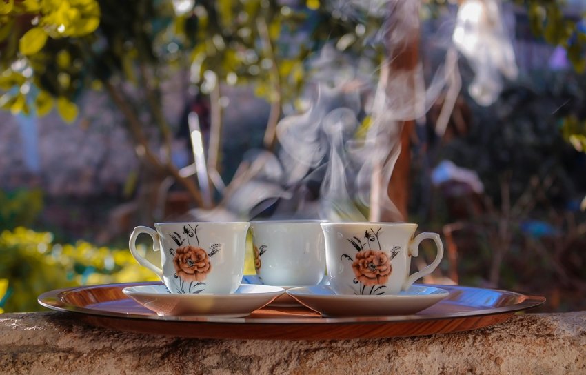 Apple and tea interaction
