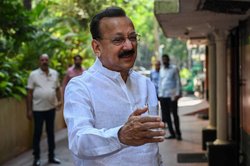 Baba Siddique murder: शूटर की तलाश में पूजा स्थलों पर पहुंची पुलिस, महाकाल और ओंकारेश्वर मंदिर में छिपे होने का शक