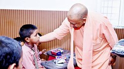 यूपी में संस्कृत पढ़ने वालों की मौज, योगी आदित्यनाथ ने आर्थिक मदद देने का किया ऐलान; जानें कैसे लाभ उठाएं स्टूडेंट्स