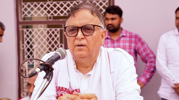 Captain Ajay Yadav quits Congress