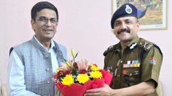 CJI Chandrachud: DGP ने जौली ग्रांट एयरपोर्ट पर CJI चंद्रचूड़ का किया स्वागत, उत्तराखंड पुलिस ने शेयर की तस्वीर