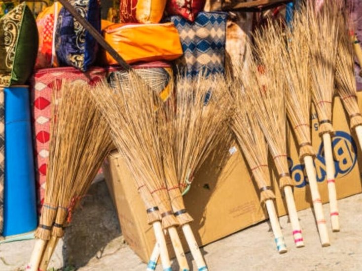 Dhanteras cleaning rituals for positivity