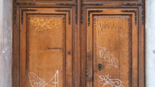 Diwali Cleaning Tips । Diwali cleaning । How to Clean Wood Doors