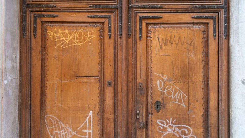 Diwali Cleaning Tips । Diwali cleaning । How to Clean Wood Doors