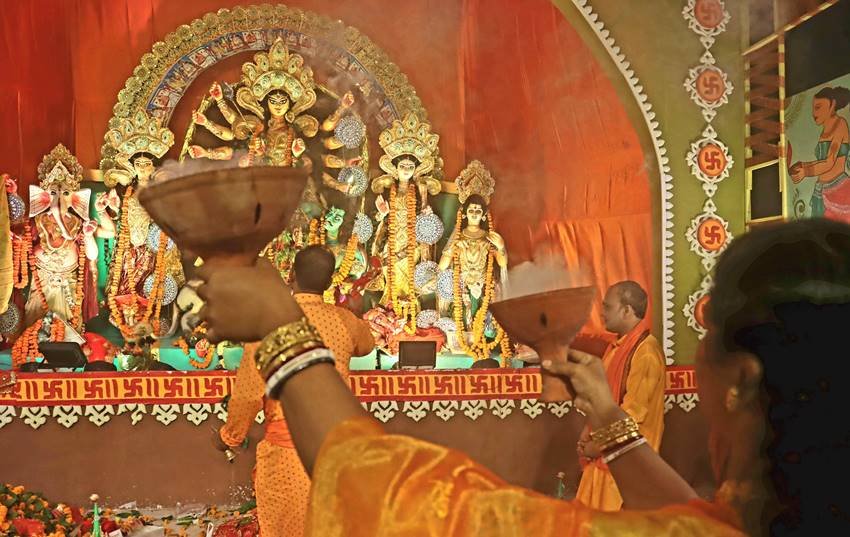Durga Puja Dhunuchi Dance