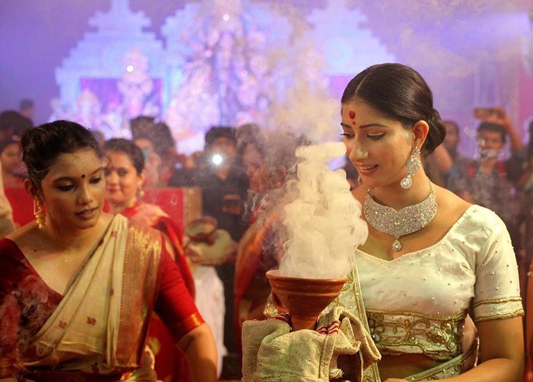 Beliefs of Dhunuchi dance