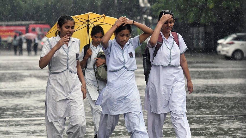School Closed, Bengaluru heavy rain,
