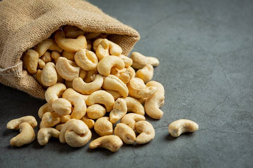 Original and adulteration cashew