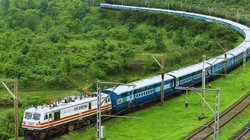 ट्रेन से लड़की किडनैप? पहले बनाया वीडियो, कोच चेंज करने पर किया पीछा, तीन पर गैंगरेप का आरोप