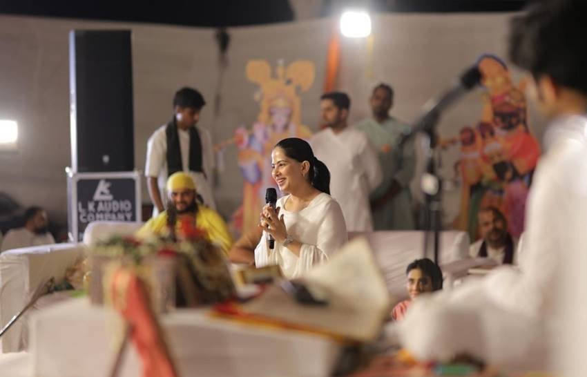Jaya Kishori bag controversy