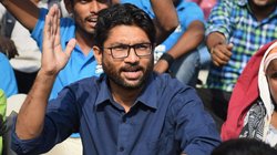 ‘विधायक होकर भी क्यों पहनी है टी-शर्ट?’ कांग्रेस MLA का दावा- सीनियर IPS ने किया गलत व्यवहार, फोन बाहर रखने को कहा