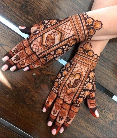 Karwa Chauth festival Mehndi