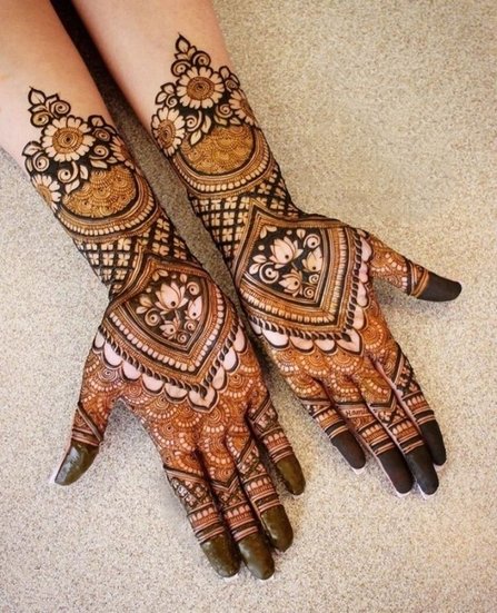 Karwa Chauth full-hand Mehndi design