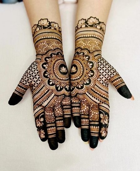 Karwa Chauth simple Mehndi designs