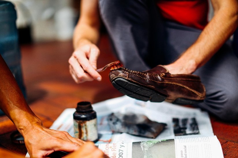 Leather care with oil