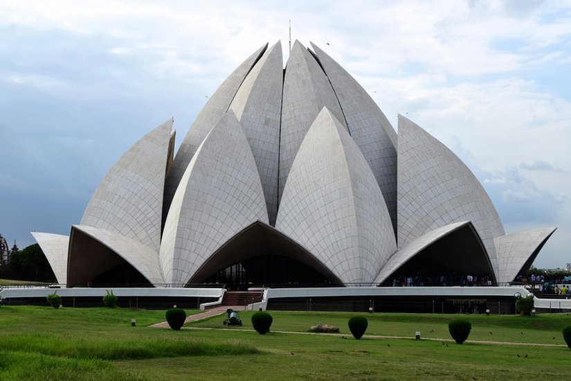 Lotus Temple No Selfie Rule