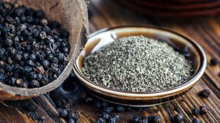 benefits of eating black pepper empty stomach
