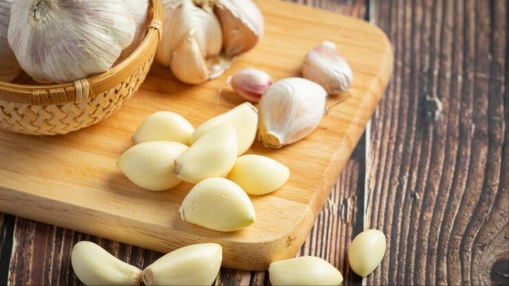 Garlic water benefits in hindi