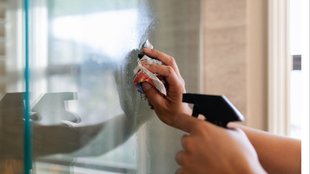 diwali cleaning hacks with white vinegar for glass