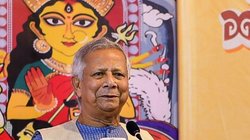 Bangladesh News: बांग्लादेश में हिंदुओं की सुरक्षा को लेकर भारत ने जताई चिंता तो मंदिर पहुंच गए मुहम्मद यूनुस
