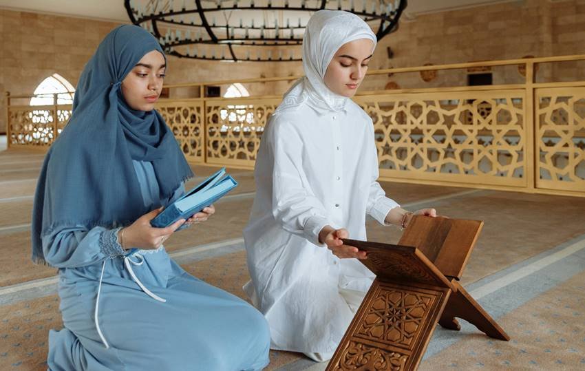10 Countries Where is Muslim population is More than 99%