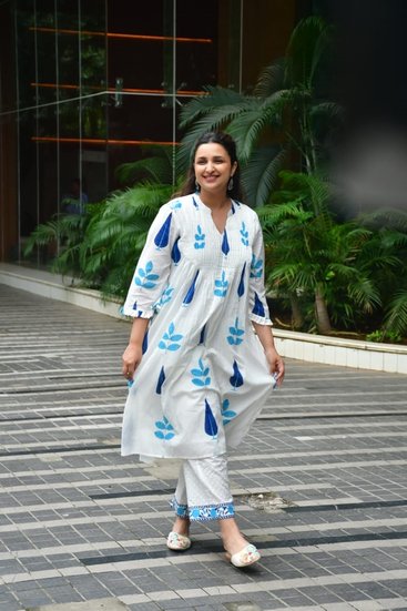 Parineeti Chopra Simple and stylish look