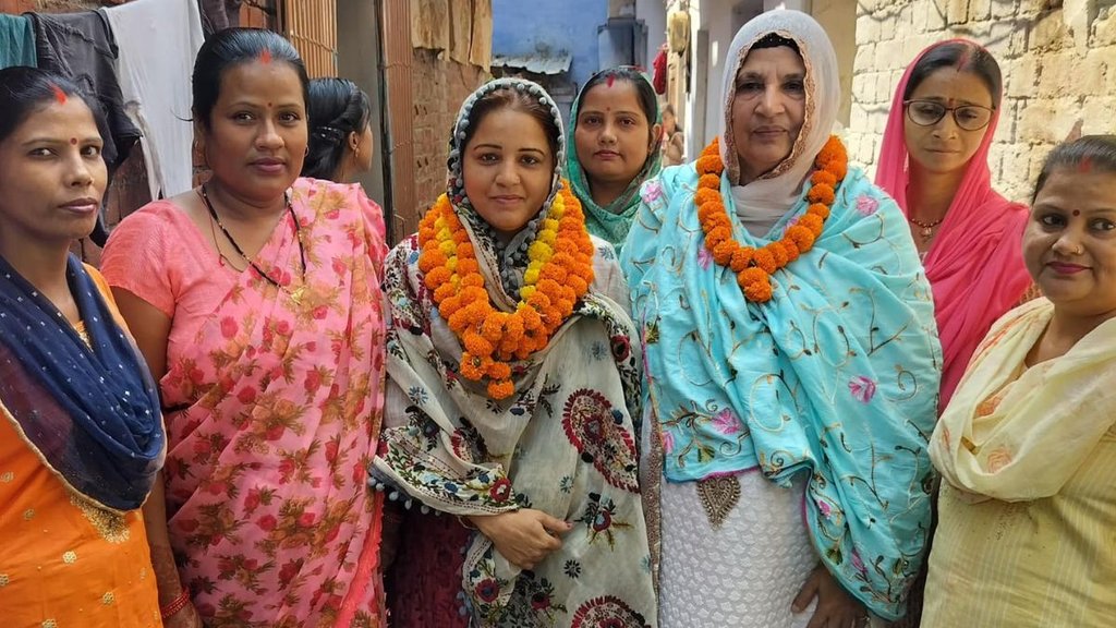 Samajwadi Party candidate Naseem Solanki, Naseem Solanki filed nomination Sisamau,
