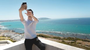 Selfie Accident Prevention