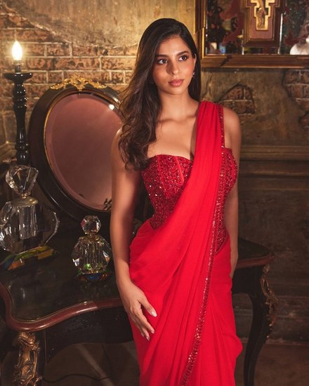 Strapless saree look