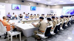 उत्तर प्रदेश: पुलिसकर्मियों की पदोन्नति को लेकर योगी आदित्यनाथ ने अधिकारियों को दिया ये निर्देश, ‘ई-पेंशन’ से जोड़ने के लिए भी कहा