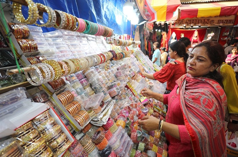 Preps for Karwa Chauth festival 