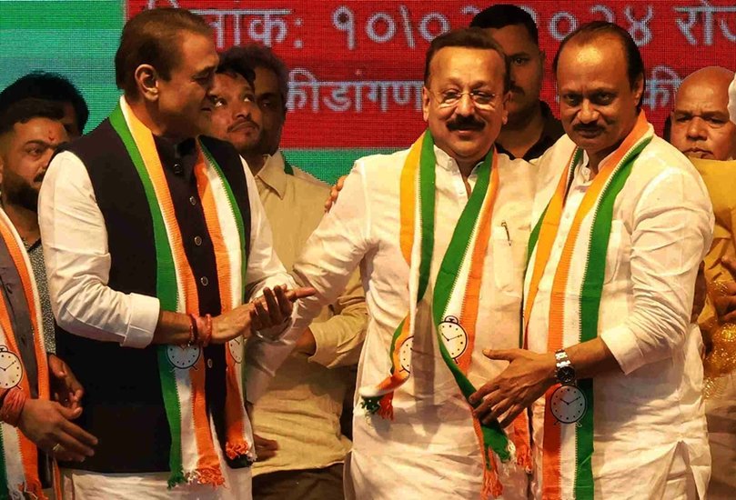 Congress leader Baba Siddique formally join NCP