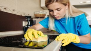 What to use to clean gas stove oil