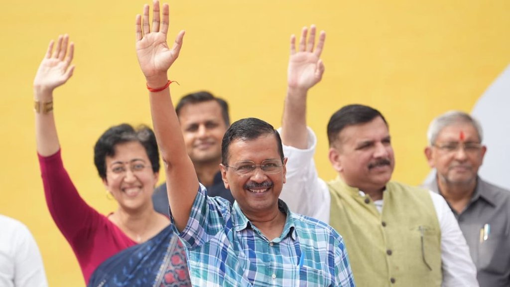 Delhi Bus Marshals Row | Arvind Kejriwal | Saurabh Bhardwaj