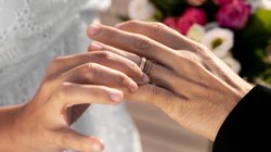 42 साल के पाकिस्तानी क्रिकेटर ने की भारतीय लड़की से सगाई, मीडिया रिपोर्ट्स में दावा- होने वाली बीवी हिंदू से मुस्लिम बनने को तैयार